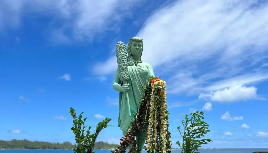 Queen KA’AHUMANU of Hawaii immortalized in bronze sculpture