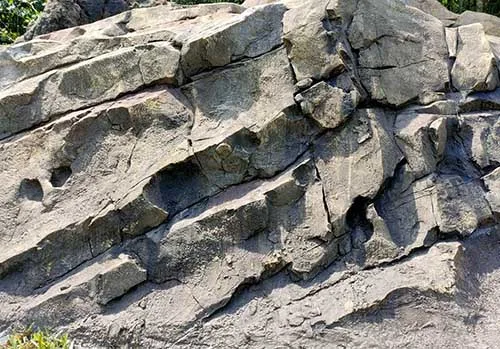 artificial rockwork.